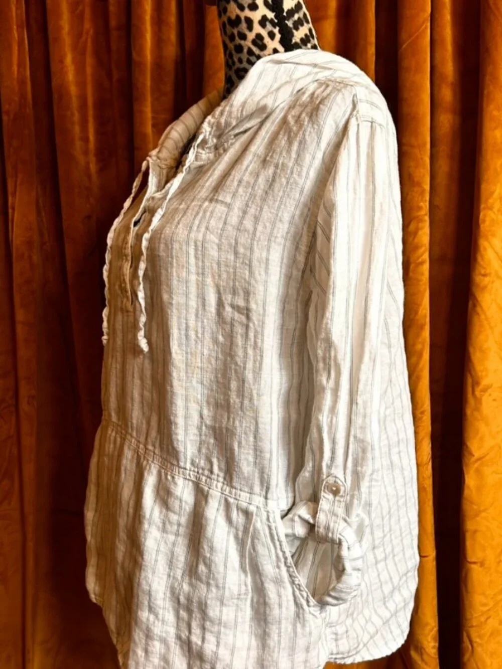 C&C 100% Linen Hoodie with kangaroo pocket, white with blue/grey pinstripe, Med